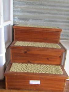 lot 51 image: set of steps for hot tub  OR BED