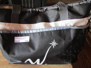 lot 110 image: Cooling heating lunch or travel bag