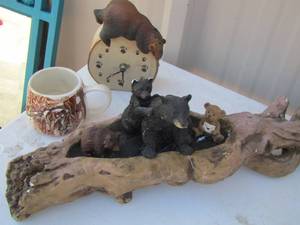 lot 72 image: bear home dcor