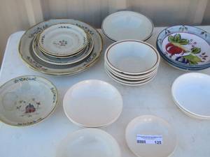 lot 125 image: large lot of plates and bowls