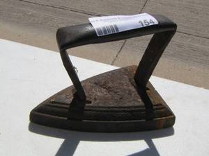 lot 154 image: vintage iron