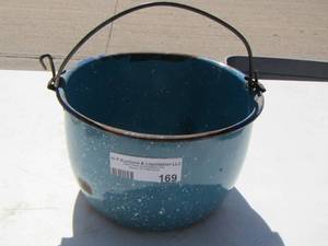 lot 169 image: speckled handled pot