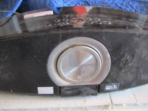 lot 182 image: SRS Tru bass speaker cd player