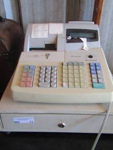 lot 13 image: Cash Register comes with key