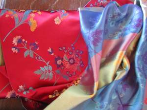 lot 202 image: Japanese design silk fabric