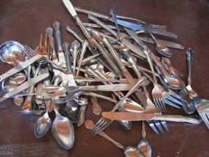 lot 208 image: various silver ware