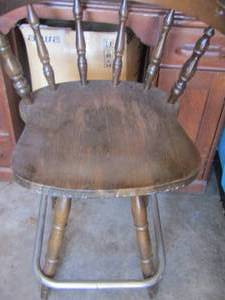 lot 213 image: 2 wooden bar stools