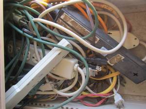 lot 221 image: extension cords