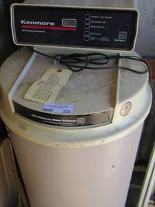 lot 224 image: Kenmore EXTRA CAPICITY Water Softner 50  never used