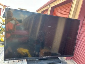 lot 14 image: MAGNAVOX TELEVISION