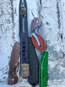 lot 21 image: POCKET KNIVES( 1 IS A SCHRADE)  & DAGGER  - 5 PCS