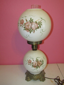 lot 104 image: Mid century lamp chimney style