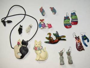 lot 153 image: Assorted jewelry-some Tigrele