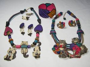 lot 167 image: Two sets of Tigrele jewelry including bracelets