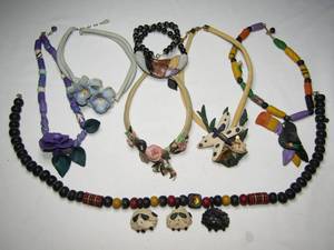 lot 171 image: Lg assortment of Tigrele necklaces