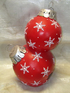 lot 408 image: Large interiorexterior lighted Christmas ornament display, approx. 2ft tall