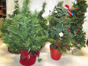 lot 188 image: Decorative Small Christmas Trees