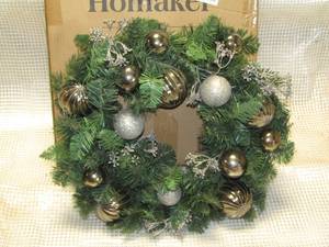 lot 191 image: Christmas Wreath