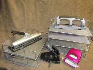 lot 203 image: Assorted Office Supplies