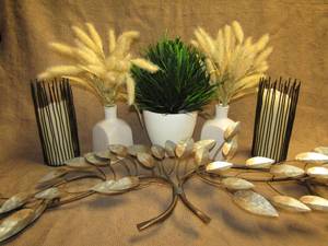 lot 204 image: Wall Sconch and home dcor