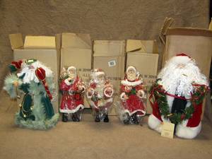 lot 218 image: KSA collectibles Fabriche Santa and other Santas