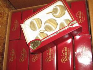lot 255 image: Gold fabric Christmas ornaments - 24 boxes of 5 ea