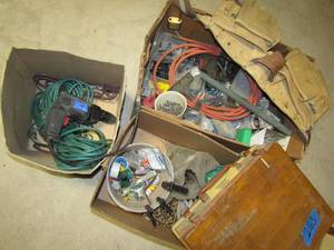lot 263 image: Assorted extension cords, drills, screws, etc.