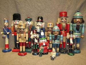 lot 269 image: Lg. assortment of nutcrackers - in rough condition