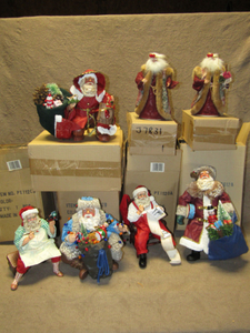 lot 271 image: Set of Santas