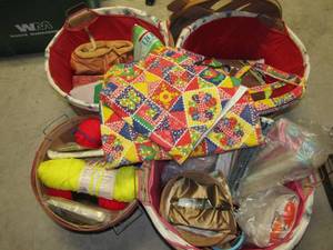 lot 316 image: Assorted sewing supplies with baskets