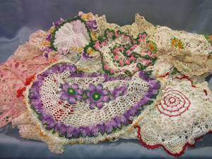 lot 349 image: Lg. assortment of crochet doily