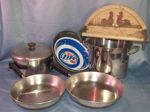 lot 364 image: Miller Lite plastic bowl and Assorted Kitchenware and paper towel rack
