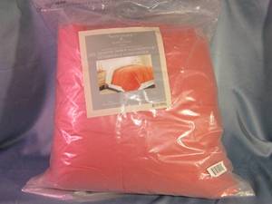 lot 376 image: Sanctuary all season down alternative reversible comforter King-size , unopened in original package