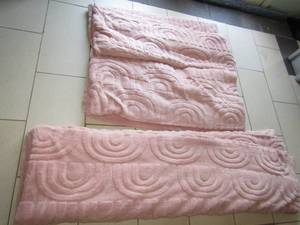 lot 386 image: Large Chenille fabric pieces