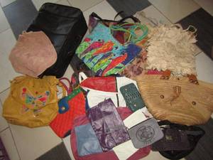 lot 389 image: Collection of Purses-Straw, Leather and Fabric-some Designer