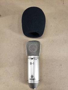 lot 44 image: Behringer B-1 Large Diaphragm Condenser Microphone