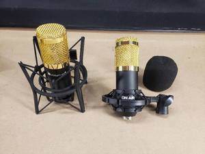 lot 47 image: Lot of 2 Condenser Microphones.  Voilamart BM-800 w Mount & On Air w Mount