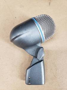 lot 48 image: Shure Beta 52A Dynamic Kick Drum Supercardioid Microphone