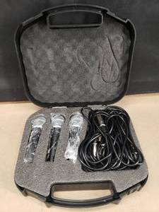 lot 53 image: Stagg SDM50-3 Professional Dynamic Microphone Set w Case