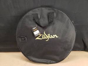 lot 74 image: New Zildjian Deluxe Cymbal Bag w Handles & Shoulder Strap