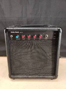 lot 76 image: Vintage Radio Shack MPS-31 15-Watt GuitarKeyboard Amp