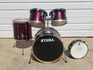 lot 121 image: TAMA Superstar 5-Piece Drum Kit w Remo Weatherking Pinstripe Drum Heads