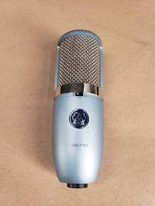 lot 128 image: AKG Perception 420 Microphone