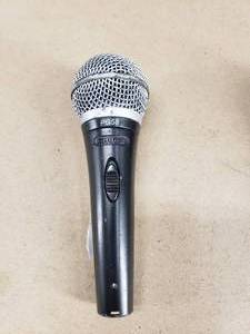 lot 193 image: Shure PG58 Microphone