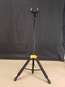 lot 285 image: Hercules Self Closing Guitar Stand