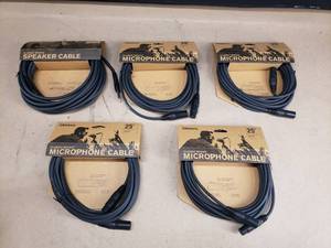 lot 291 image: Lot of 4 DAddario 25 Microphone Cables (XLR to XLR) & 1 25 Guitar Speaker Cable 14 to 14