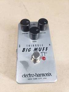 lot 302 image: Electro Harnomix Triangle Big Muff Pi DistortionSustainer Pedal