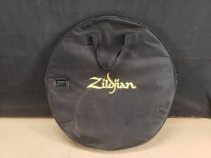 lot 335 image: Zildjian 24 Cymbal Bag w Shoulder Strap