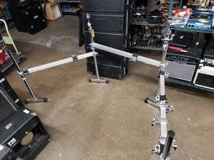 lot 367 image: Pearl Icon Drum Rack w Cymbal Boom Clamps