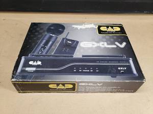 lot 13 image: CAD Audio GXL-V Wireless Microphone Kit